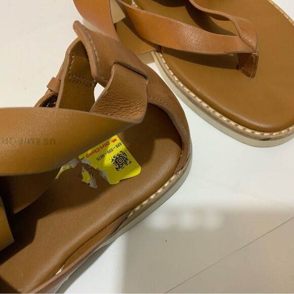 Vince Morris Strappy Flat Sandal - Tan Size 8US/ 38EU (Retail $225) - Picture 7 of 9